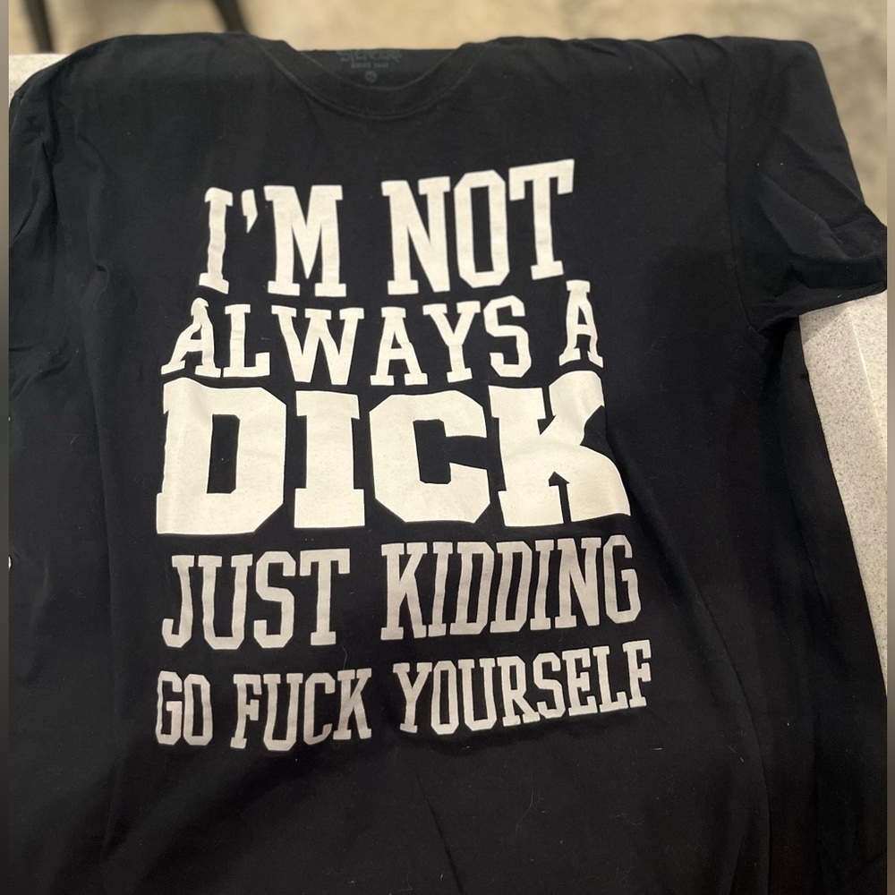 2 men’s T-Shirt bundle size XL both Blk. Very comfortable and oversized.